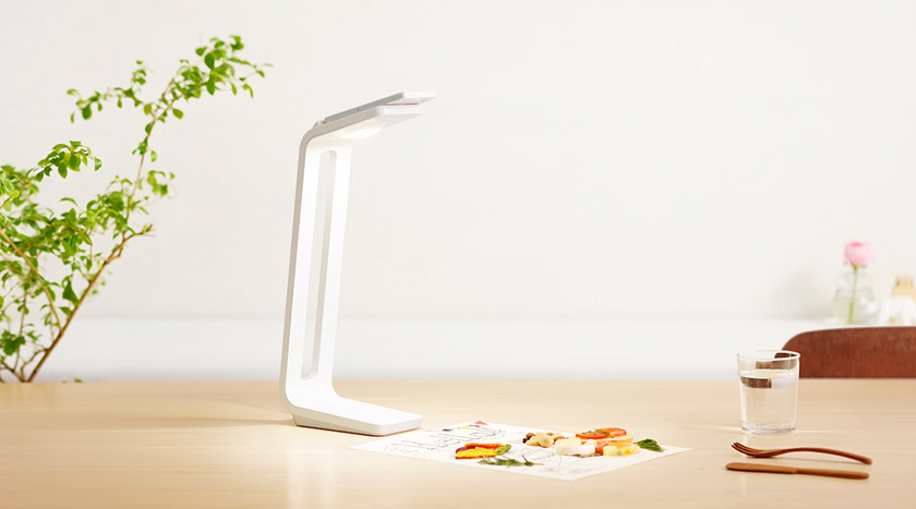 Snaplite | A Desk Light and Scanner For Your Smartphone