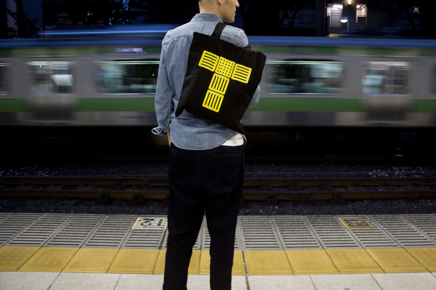 Tokyo Signs - Products inspired by the streets of Tokyo - Tactile Paving Tote Bag